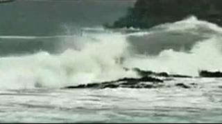Cyclone Hudhud expected to hit Andhra Pradesh today, thousands evacuated