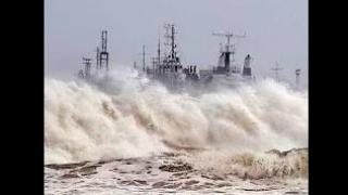 Cyclone HudHud Exclusive Video. Wind Speed of 190-200 Kmph Strikes Visakhapatnam