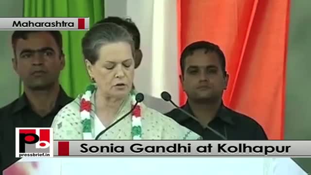 Sonia Gandhi launches scathing attack on BJP, Sena at Kolhapur in Maharashtra