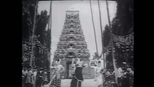Thavi Vanden - Jayachitra, Sivakumar, Vijayakumar - Ponnukku Thanga Manasu - Tamil Classic Song