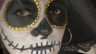Hundreds Set Day of the Dead World Record