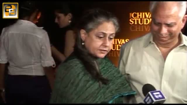 Amitabh Bachchan APOLOGISES to Shahrukh Khan for Jaya's "NONSENSICAL" remark