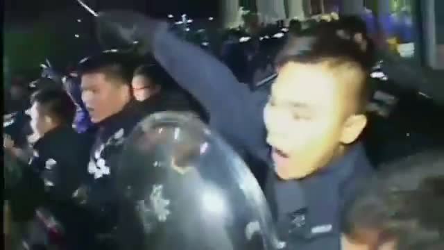 Protesters Clash With Police in Hong Kong