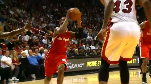 NBA: CP3 Feeds Blake for the Soaring One-Handed Alley-Oop
