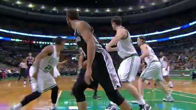 Jeff Ayres Throws Down a Poster on Kelly Olynyk