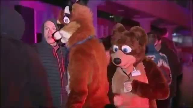 Chlorine Gas Leak Sickens 19 at Furry Convention Video