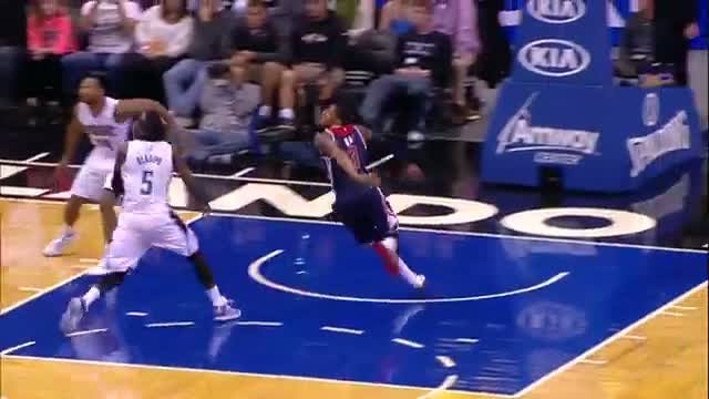 NBA: Bradley Beal Converts the Alley-Oop with 0.8 Seconds - Taco Bell Buzzer Beaters