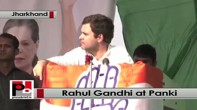 Jharkhand polls: At Panki, Rahul Gandhi mocks at Modiâ€™s Clean India campaign