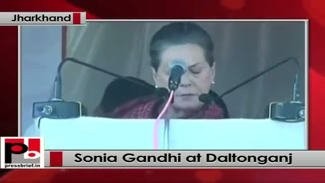 Jharkhand: Natural resources should be in peoples' hands, Sonia Gandhi says in Daltonganj