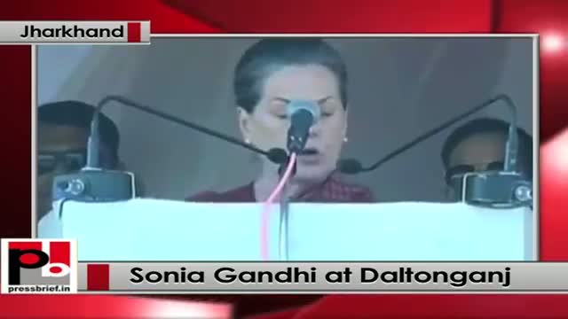 Sonia Gandhi at Daltonganj, Jharkhand; attack BJP, Modi govt