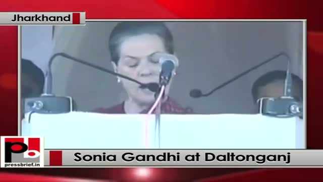 Sonia Gandhi at Daltonganj, Jharkhand; hits out at BJP, Modi govt