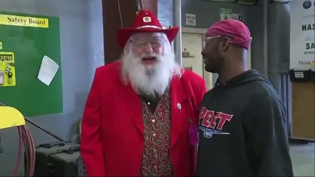 Howdy, Ho, Ho: Texas Santa Loves His Hobby Video
