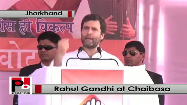 Jharkhand polls: Narendra Modi promised jobs, gave brooms, says Rahul Gandhi at Chaibasa
