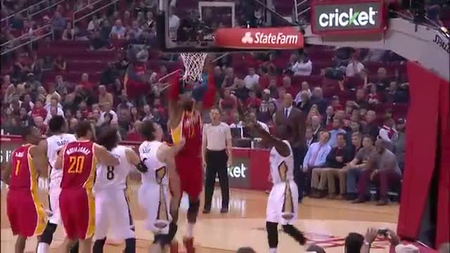 NBA: Dwight Howard Clears the Lane for the Poweful Jam 