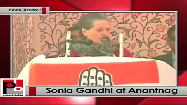 J&K polls: At Anantnag, Sonia Gandhi lashes out at Modi, BJP
