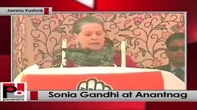 J&K polls - At Anantnag, Sonia Gandhi attacks Modi, NDA govt