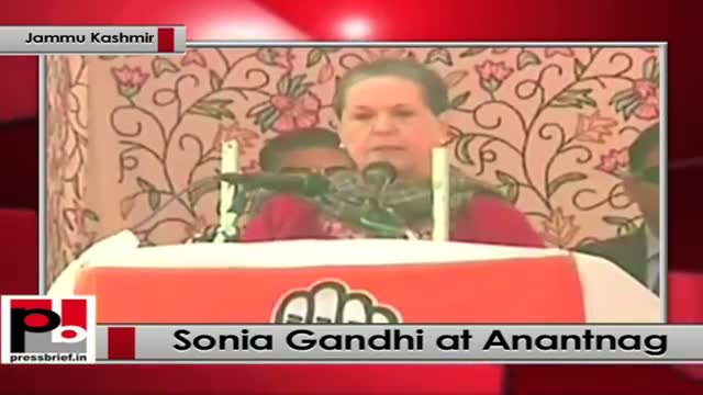 J&K polls - At Anantnag, Sonia Gandhi urges people to support Congress