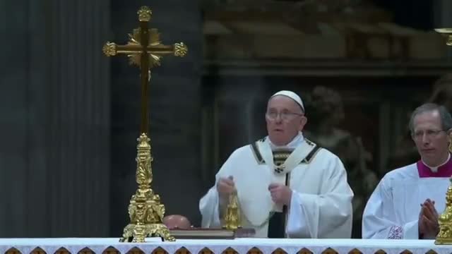 Pope Francis Celebrates Christmas Eve Mass Video
