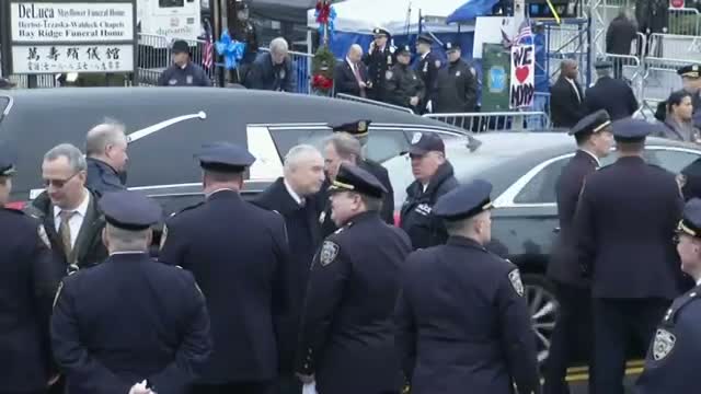 NY Officials Arrive for Slain Officer's Funeral Video