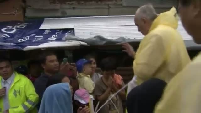 Pope Greets Faithful in Eastern Philippines Video