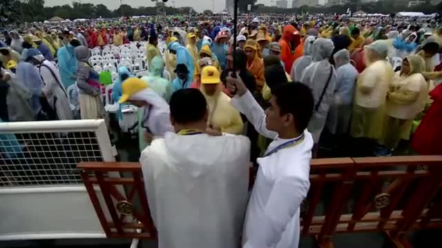 Millions Attend Pope's Mass in Philippines Video