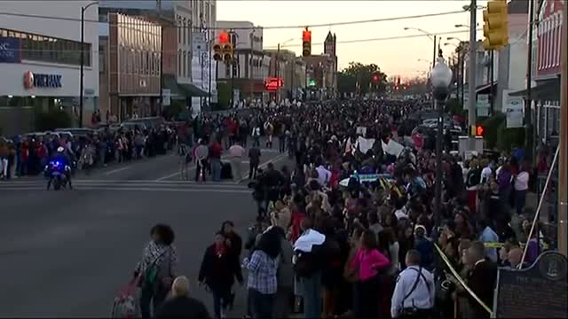 'Selma' Stars Including Oprah March in Alabama Video