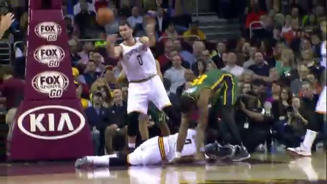 NBA: LeBron James Breaks Free for the Double-Clutch Reverse