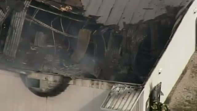Plane Crashes Into Storage Warehouse in Florida Video