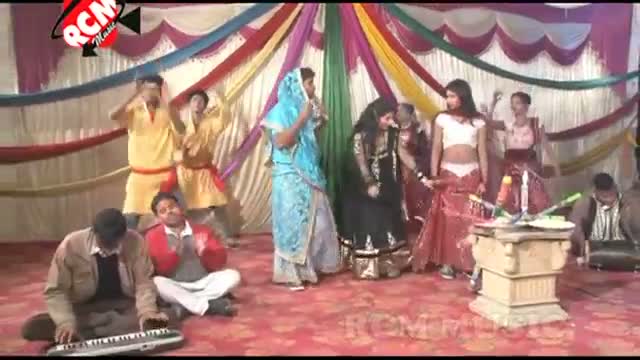 Dhoriya Par Pichkari Marta - New Bhojpuri Hot holi Song | Khushboo Tiwari
