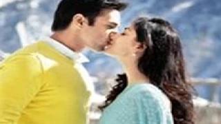 Yami Gautam Kiss Pulkit Samrat In Romantic Song!