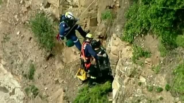 Australian Hang Glider Rescued Off Cliff Video