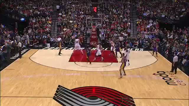 NBA: Nick Young's Crossover Puts Steve Blake on the Floor