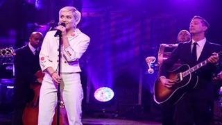 Miley Cyrus SNL 40th Anniversary Performance of '50 Ways To Leave Your Lover' Was Beautiful 