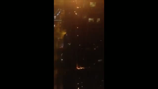 Massive Fire at Dubai Skyscraper 