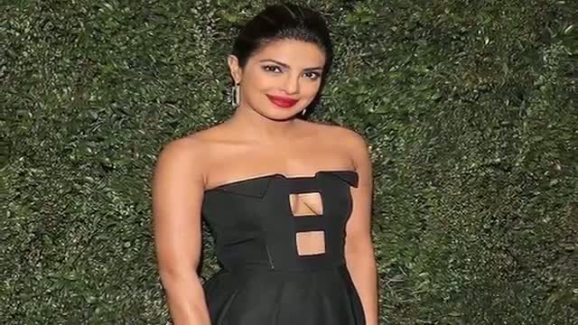 Priyanka Chopra Hot Revealing Dress At Pre-Oscars Party 2015 Video