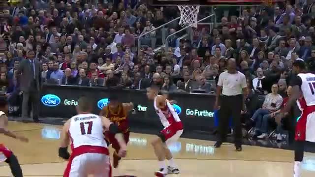 NBA: Kyrie Irving Freezes Defender and Drops the Acrobatic Layup