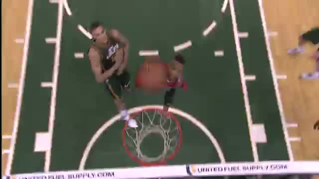 NBA: Damian Lillard Attacks the Rack for One-Handed Smash 