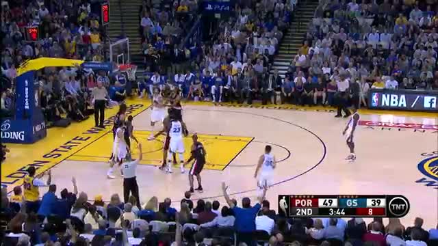 NBA: Steph Curry Scores 45 and Breaks Own NBA Record
