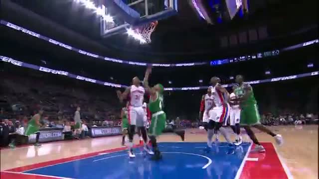 NBA: Isaiah Thomas Leads Celtics' Playoff Push 