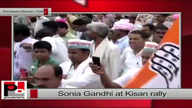 Sonia Gandhi at Kisan Rally, Ramlila Maidan, Delhi 19 April, 2015