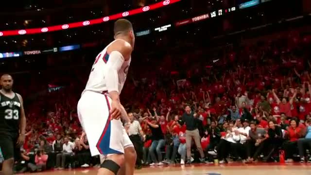 NBA: Blake Griffin's Super Spin and Smash in Phantom Slow Motion