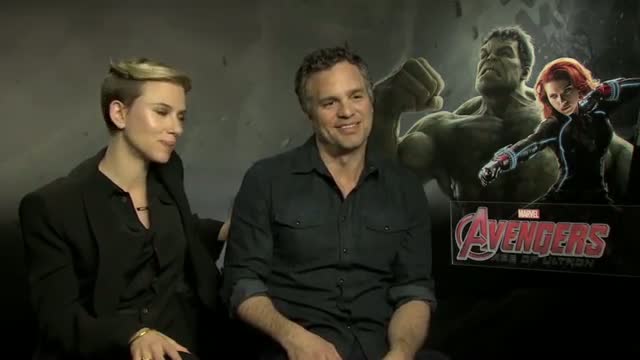 COSMOPOLITAN.CO.UK flip $exist questions on The Avengers Scarlett Johansson and Mark Ruffalo