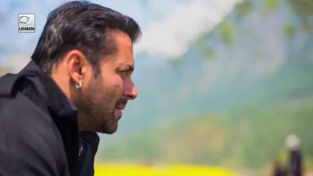 Salman Poses With Family In Kashmir - VIDEO