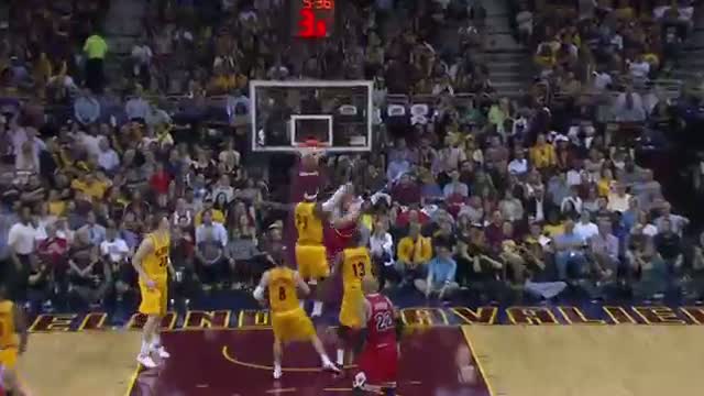 NBA: Dunleavy and Noah Run the Give-and-Go for the Smash 
