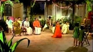 Odudhu Paar (Version 2) - Tamil Classic Song - Sivaji Ganesan, Jayalalitha - Needhi