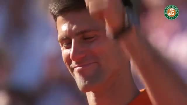 Huge standing ovation for 2015 French Open runner-up Novak Djokovic