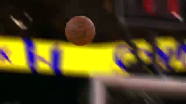 NBA: Stephen Curry's Sweet Behind-the-Back Dish to Barbosa
