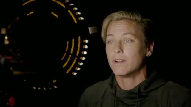 Abby Wambach: 'Putting the crest on every single time means something to me' (Extended Cut)