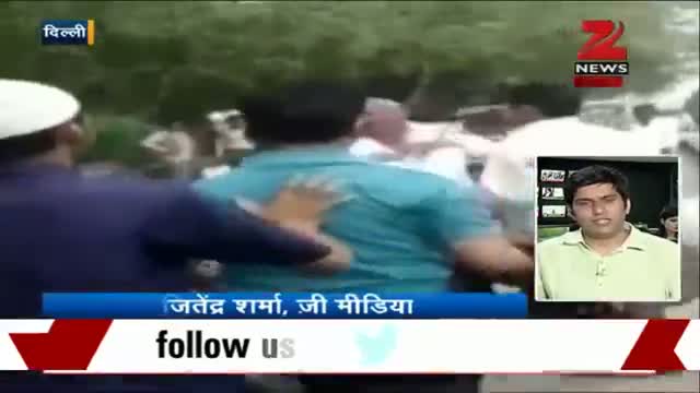 Delhi traffic police severly beaten up by family in Gokulpuri area
