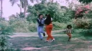 Ponnu Azhaga Poo Azhaga (Tamil Classic Song) - Karthik, Ilaivarasi, S.V Shekher - Enga Veetu Ramayanam